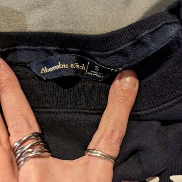 Sweatshirt - Picture 2 of 2